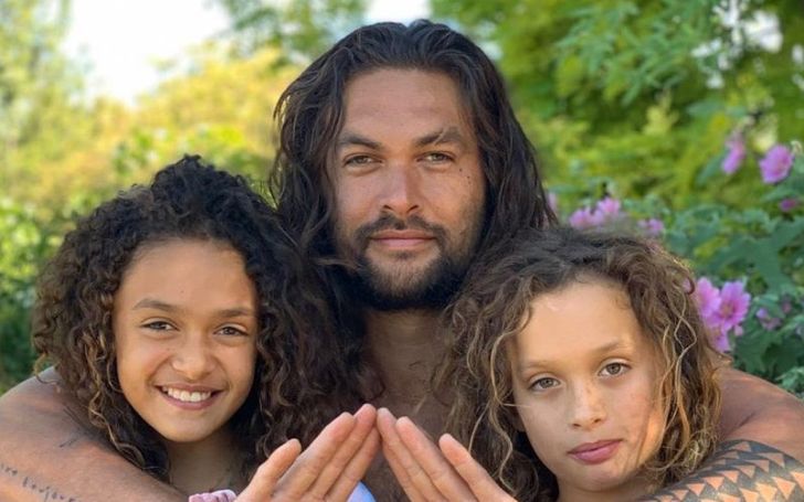 Lola Lolani Momoa poses a picture with her sister and father Jason Momoa.