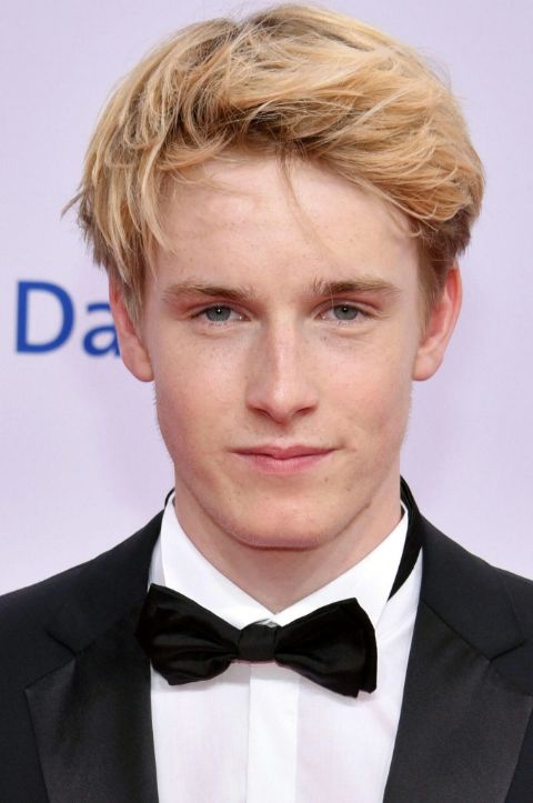 Louis Hofmann is a wealthy actor with a net worth of $800K