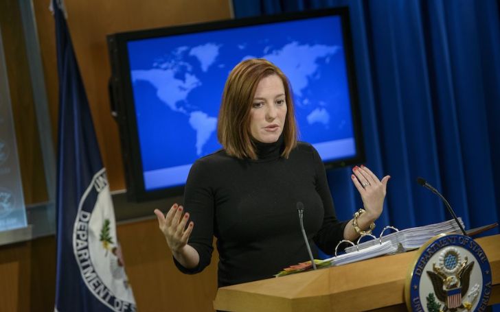 Raised by her father, James R. Psaki, and mother, Eileen D. Medvey, Jen Psaki grew up to be millionaire after working for years in the political and broadcasting fields.