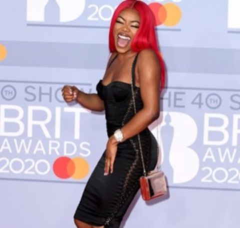 The British beauty Lady Leshurr is famous as a rapper, singer, songwriter, and producer, whose net worth crosses million.