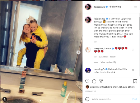 JoJo Siwa  was spotted at live concert with girlfriend Kylie.
